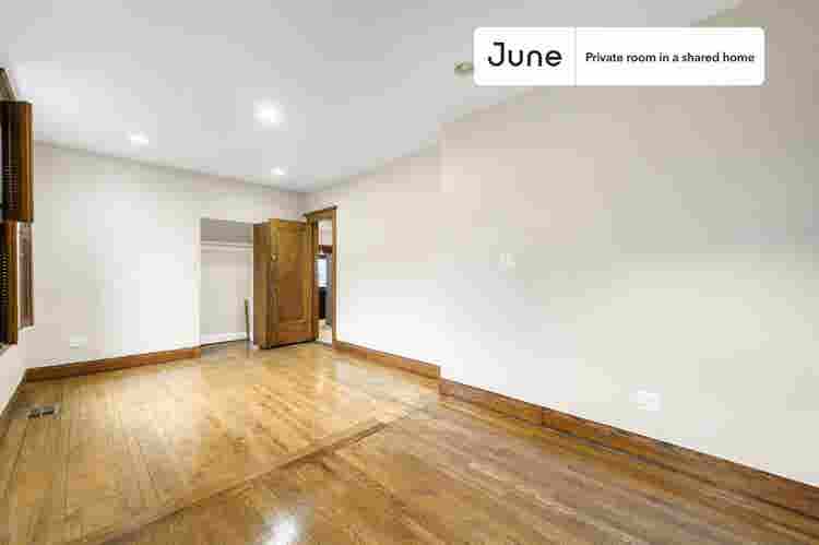 2 BR in Chicago