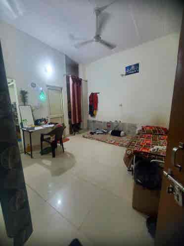 Roommate