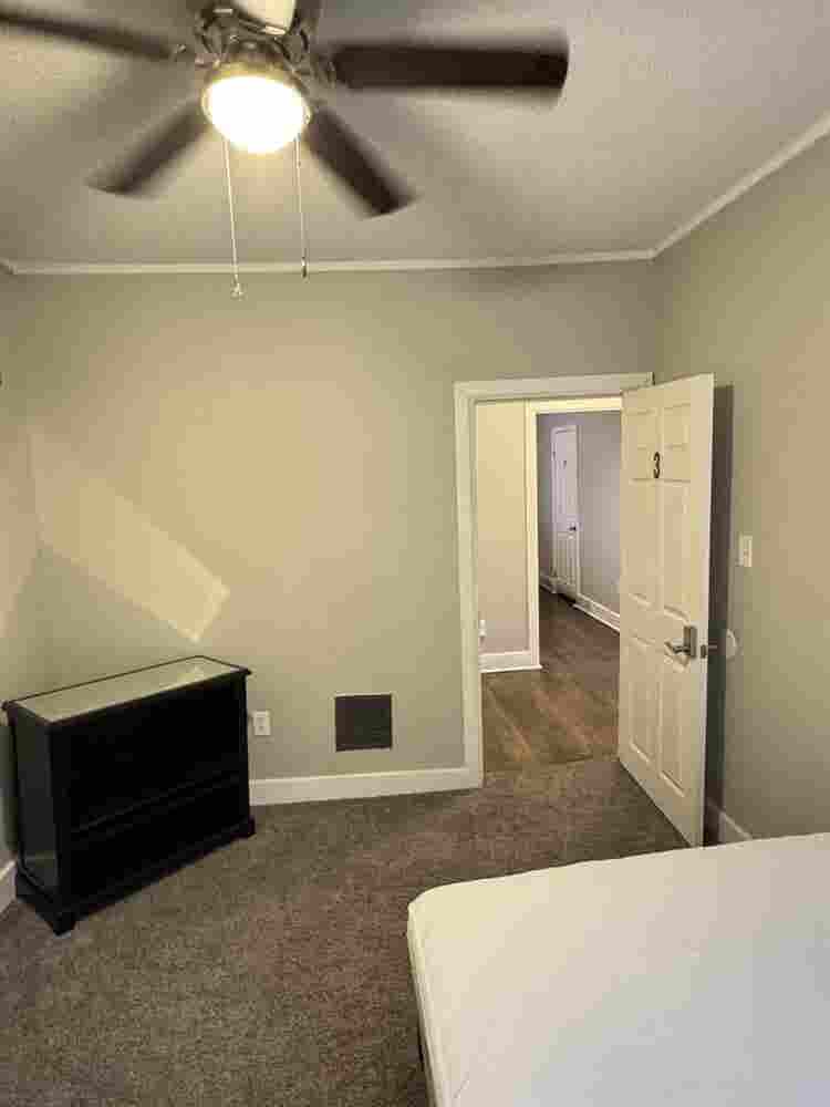Room Near Downtown