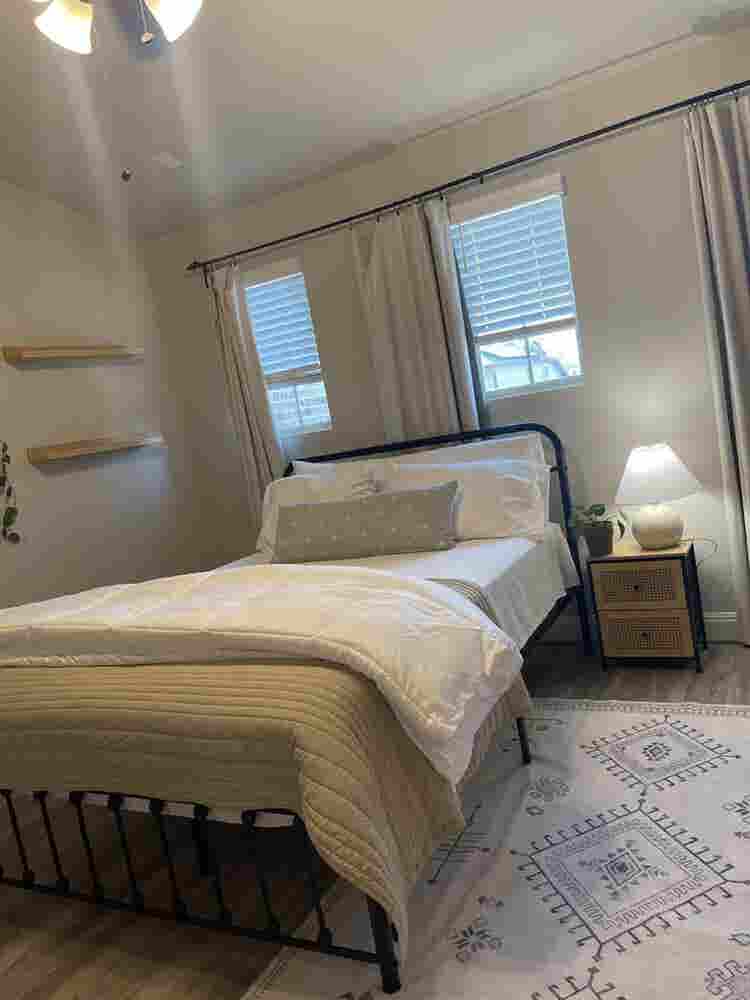 Large furnished clean room