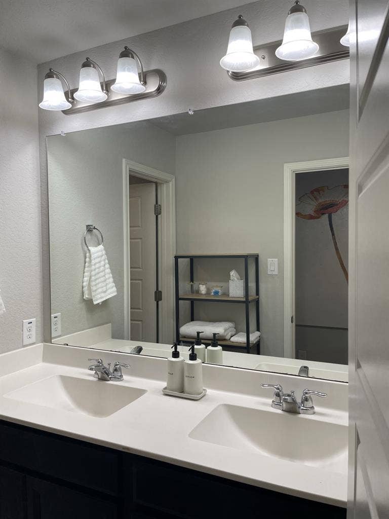 Large furnished clean room
