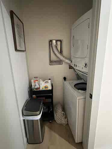 Looking for a roomie!