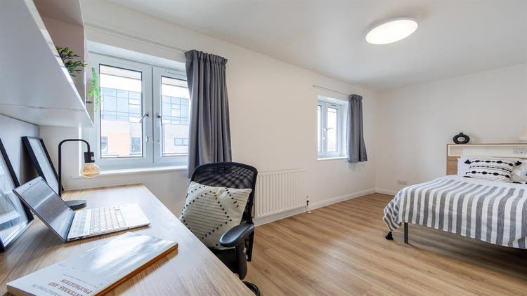 Available ensuite room in Rusholme