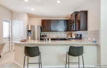 Single story home! Room for rent!
