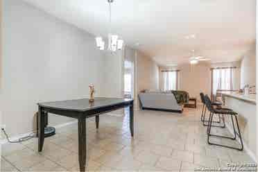 Single story home! Room for rent!