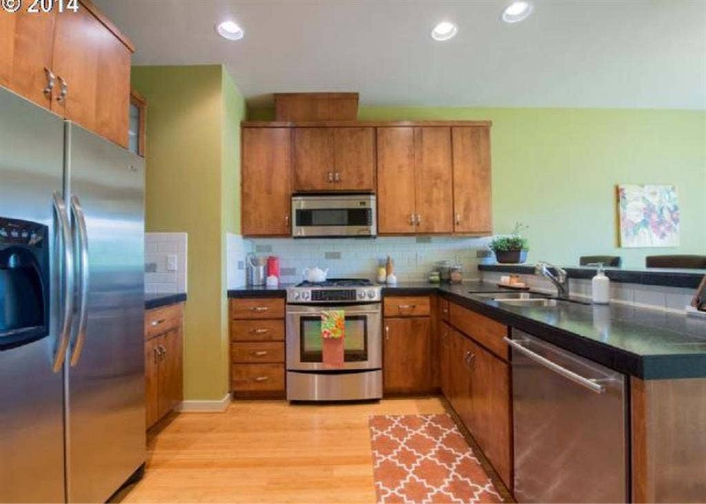 Furnished room for rent