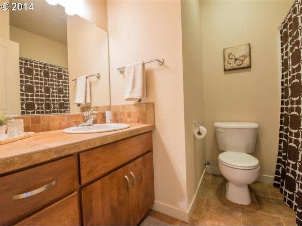 Furnished room for rent