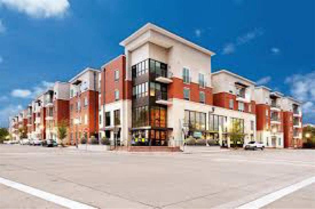 Liv+ Arlington Apartment Sublease
