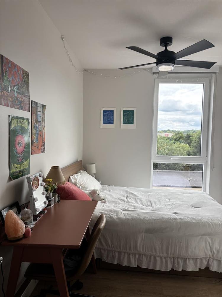 Hub Bloomington Spring Sublease