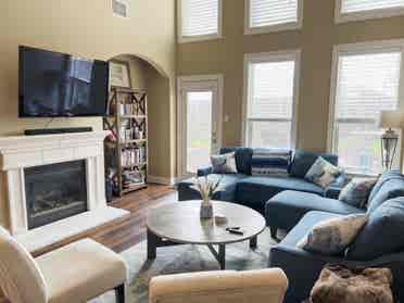 Onion Creek - Room + Private Bath!