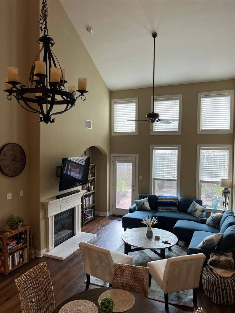 Onion Creek - Room + Private Bath!