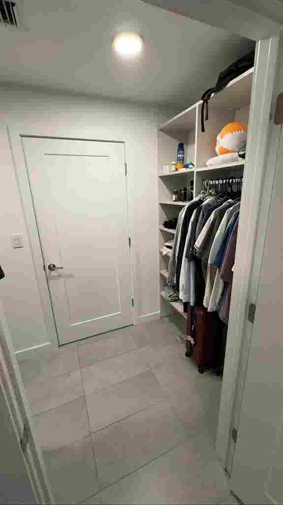 Master bedroom in b apartment.