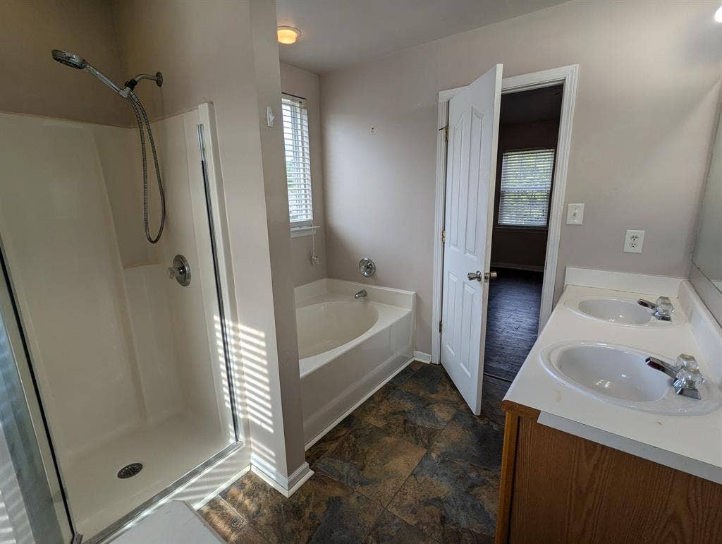 4 BR in Charlotte