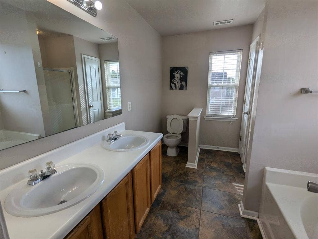 4 BR in Charlotte