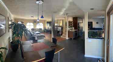 2 Bedrooms in 3 Br House for Rent