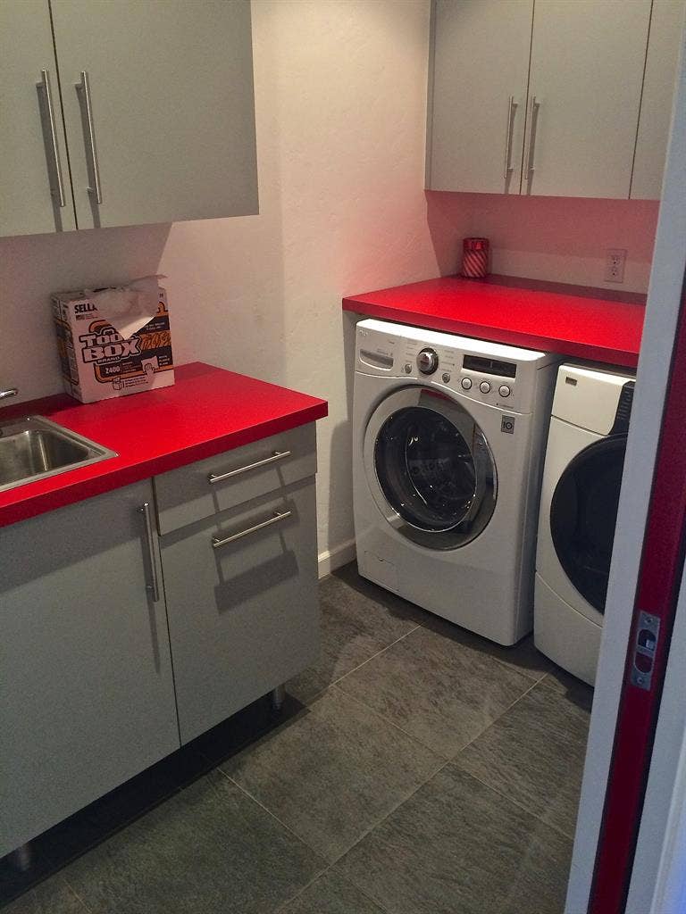 2 Bedrooms in 3 Br House for Rent