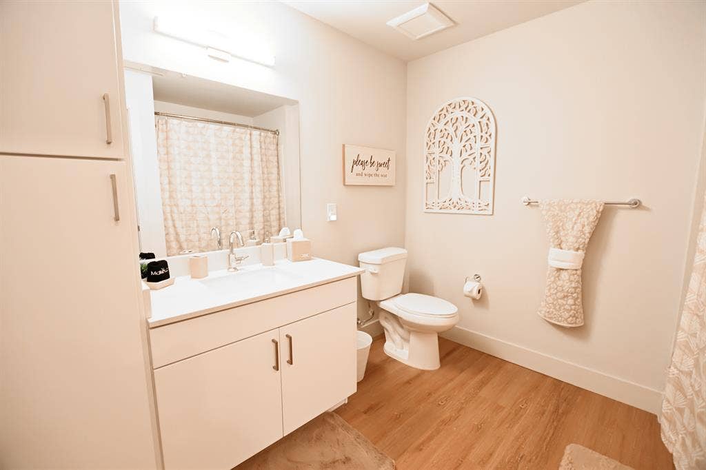Modern apartment N Scottsdale Apt
