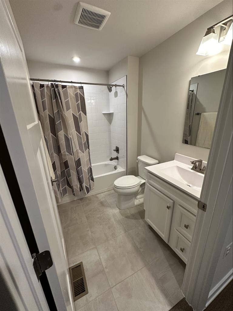 Private Room For Rent In SFH