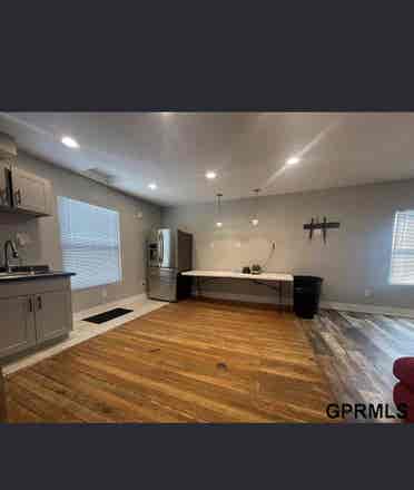 Studio Apartment-Right by UNL
