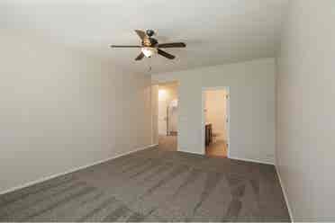 Large Rooms Available for Rent