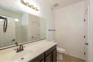 Large Rooms Available for Rent