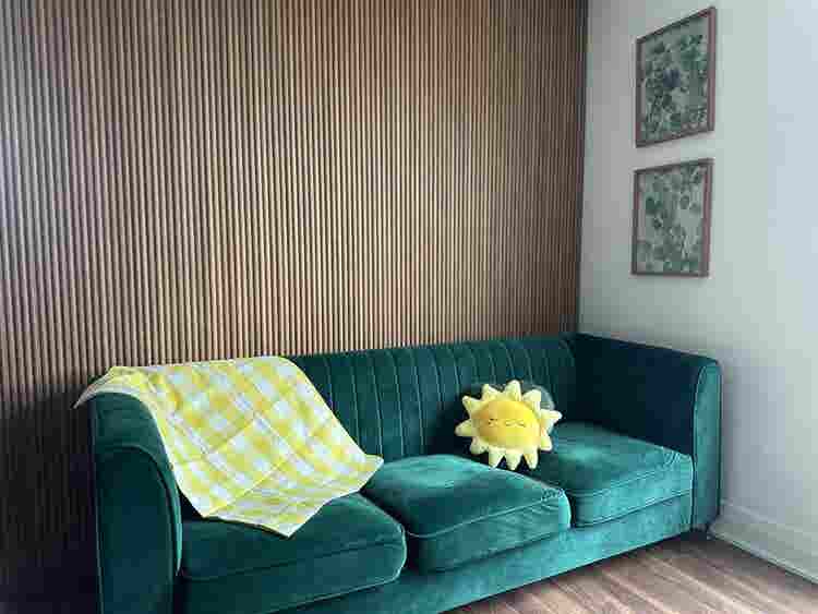 Euro Style Retro Room By The Lake