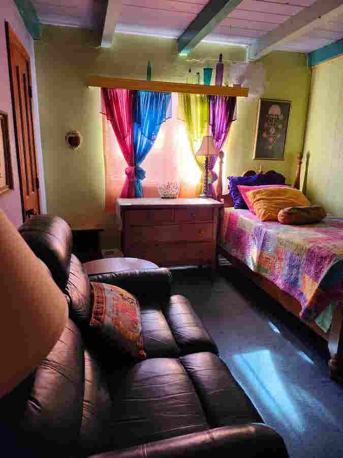 FURNISHED NICE ROOM $ ALL INC