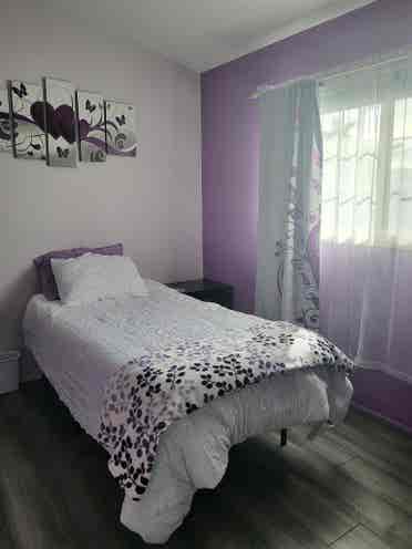 Safe, Quiet  clean room  in house