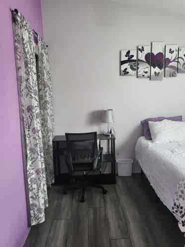 Safe, Quiet  clean room  in house