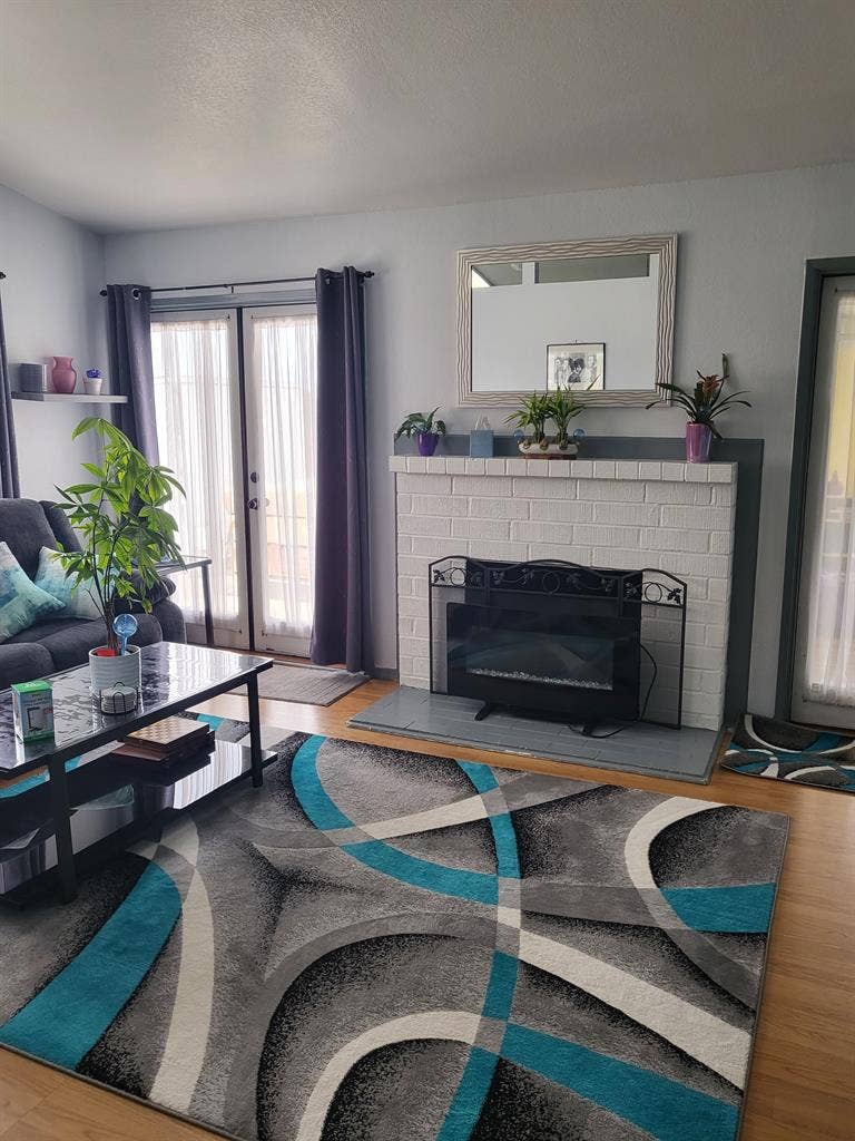 Safe, Quiet clean room in house