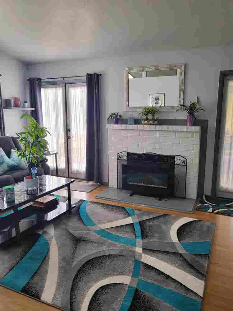 Safe, Quiet  clean room  in house