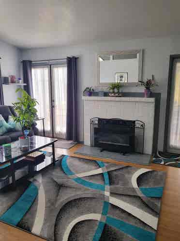 Safe, Quiet  clean room  in house