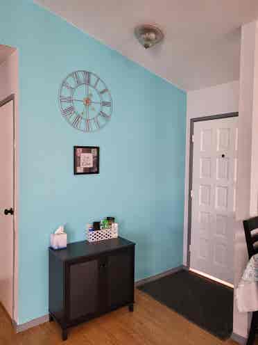 Safe, Quiet  clean room  in house