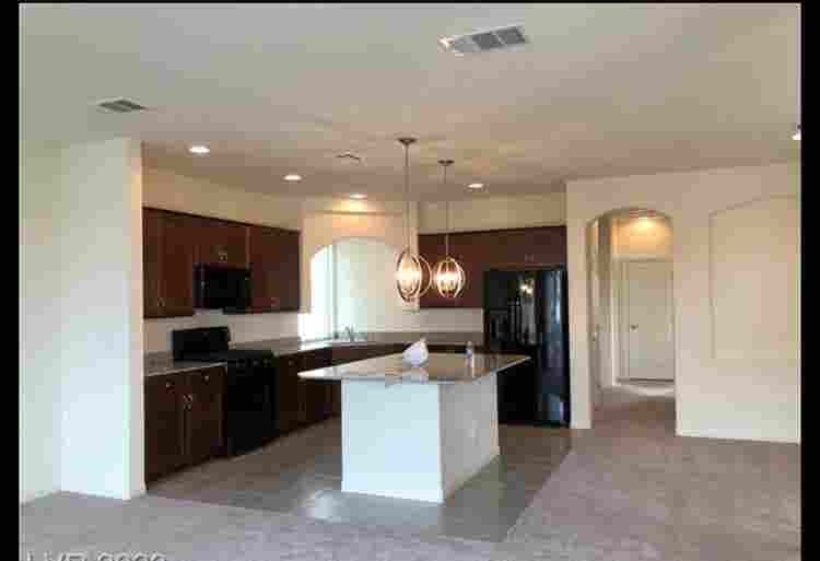 Private Suite w/ living room area