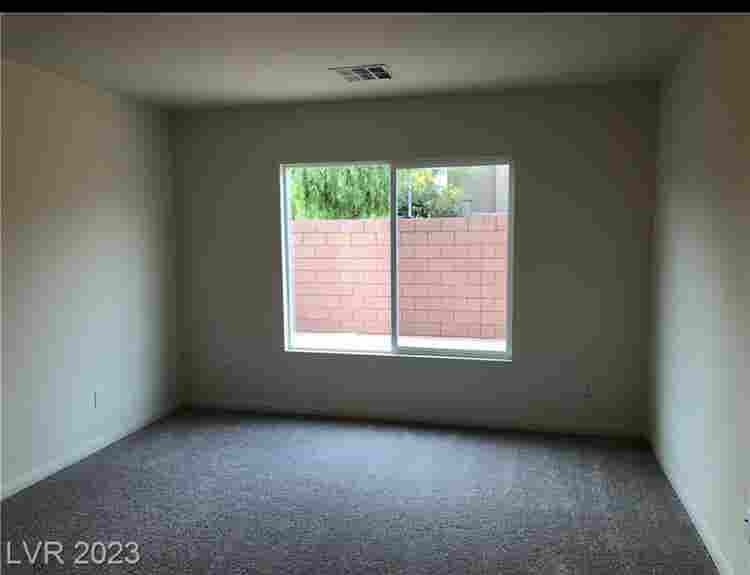 Private Suite w/ living room area