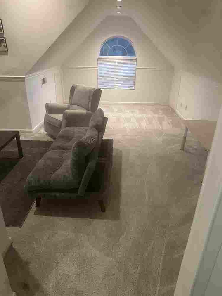 New Listing (Entire Upstairs)