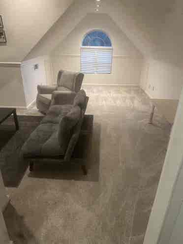 New Listing (Entire Upstairs)