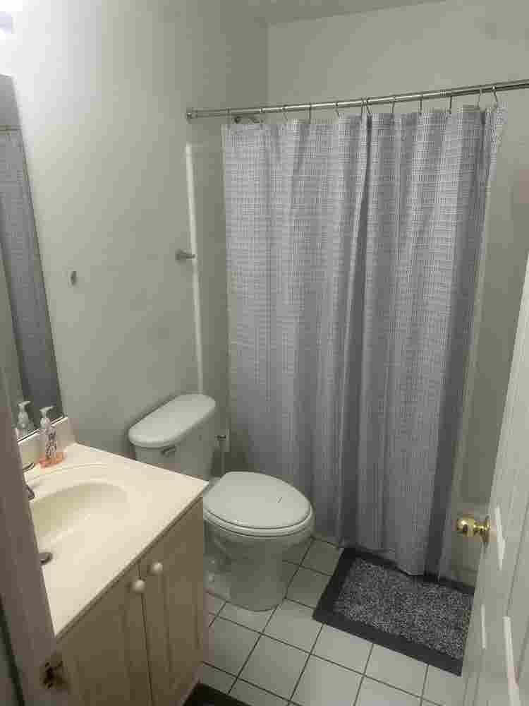 New Listing (Entire Upstairs)