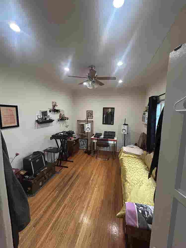 Need roommate! 6th/Fairfax