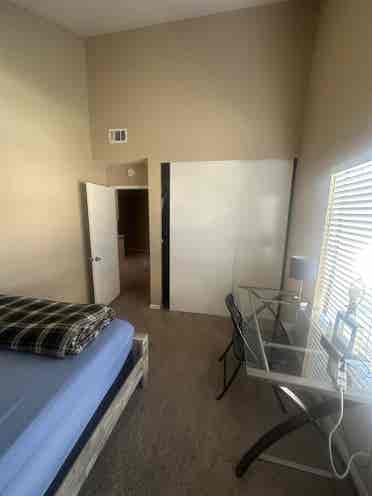 Room available, 
utilities included