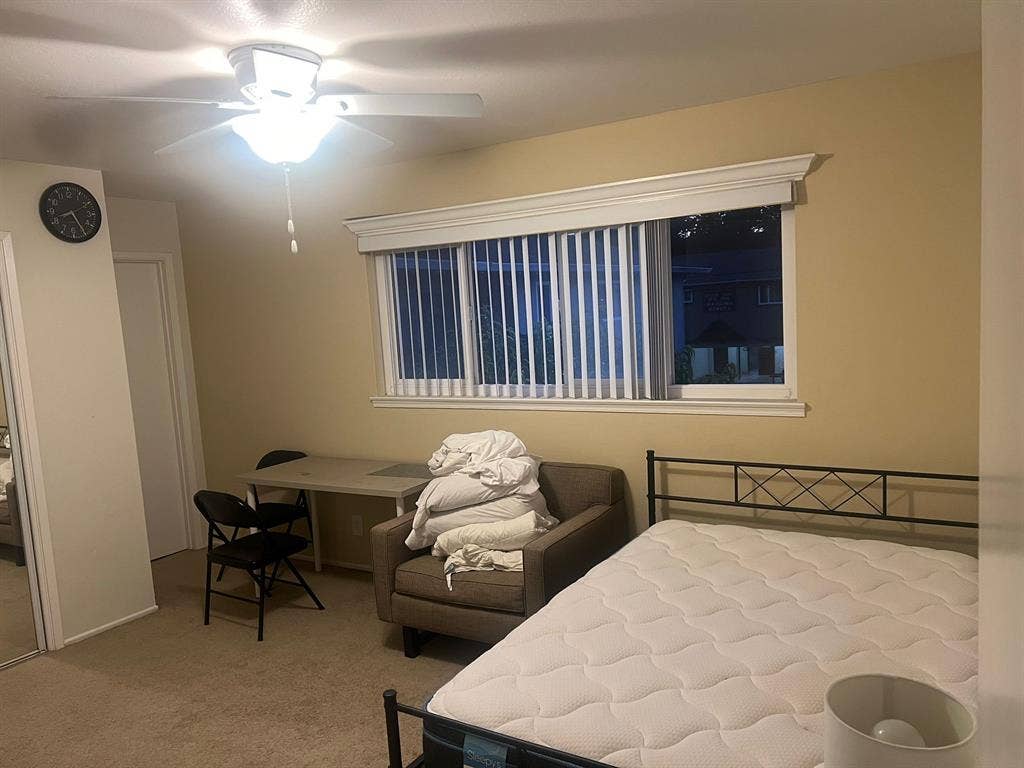 Bedroom w attached bath Menlo Park