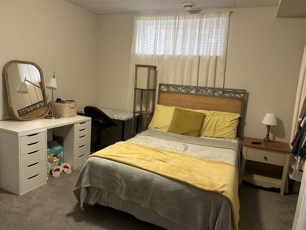 1 Bedroom private basement