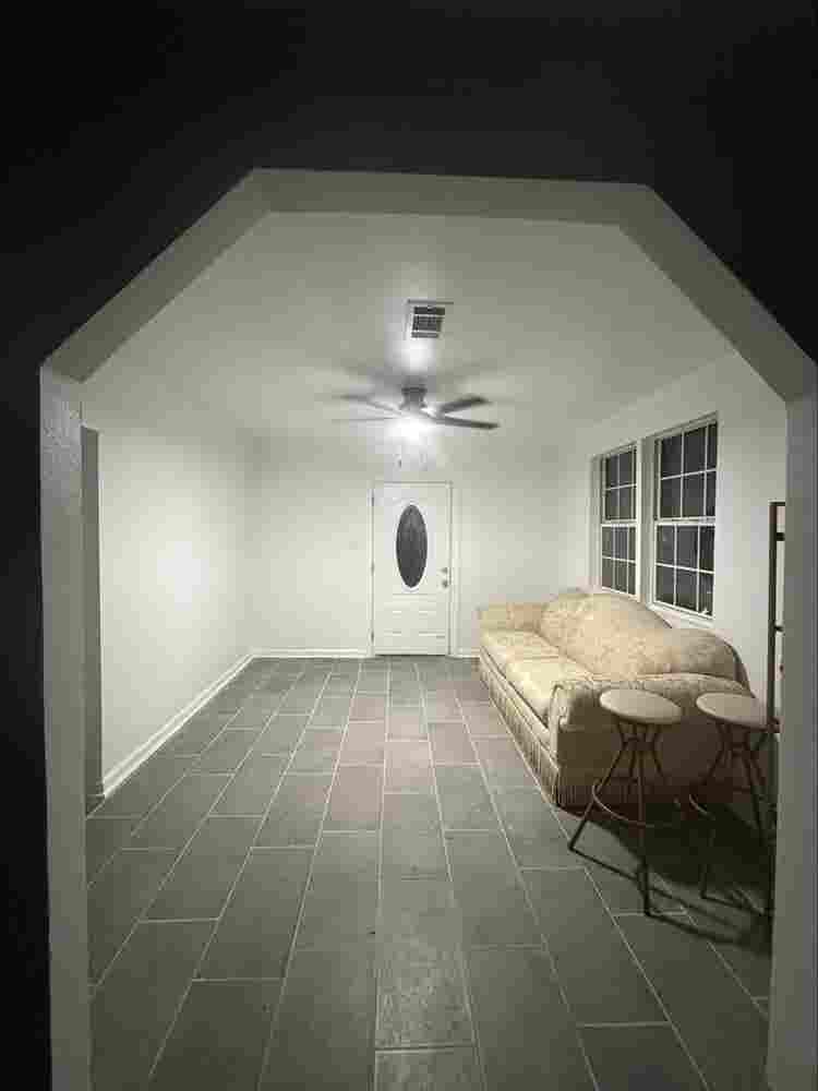 Newly renovated BA Home- sq
