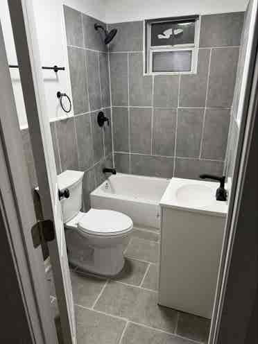 Newly renovated BA Home- sq