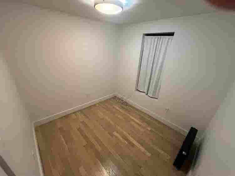HIGH Ceilings + Laundry/Dishwasher