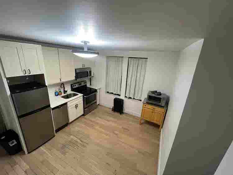 HIGH Ceilings + Laundry/Dishwasher