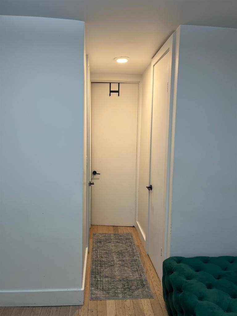 HIGH Ceilings + Laundry/Dishwasher