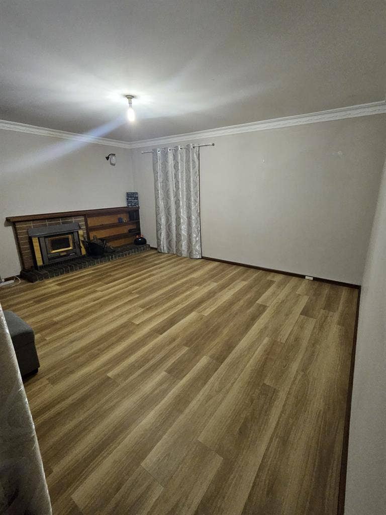 3 rooms available for rent