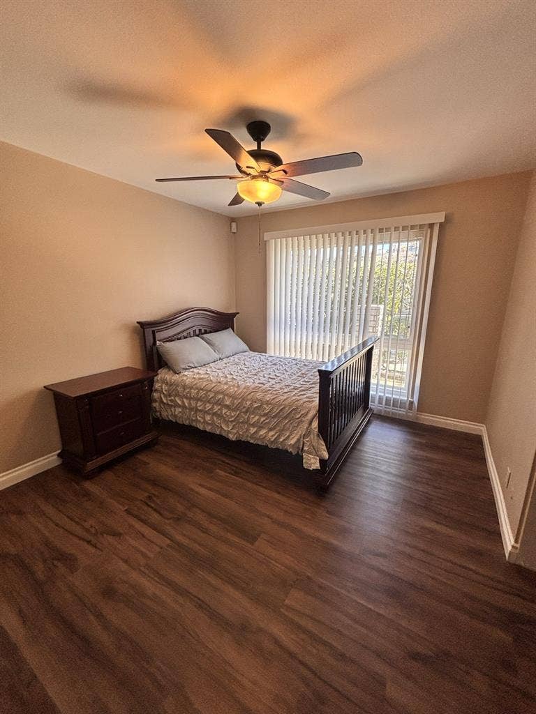 Anaheim hills- Room for rent