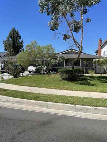 Anaheim hills- Room for rent